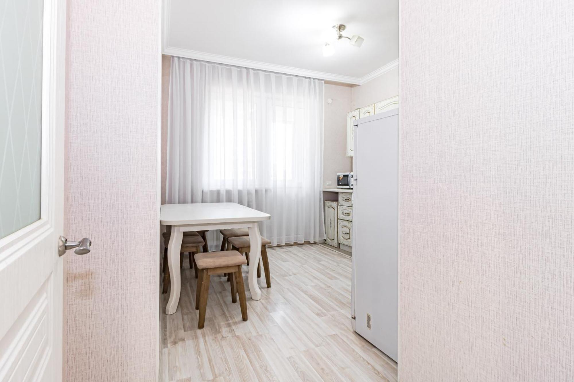 Apartments 7 Я-14 Астана Экстерьер фото